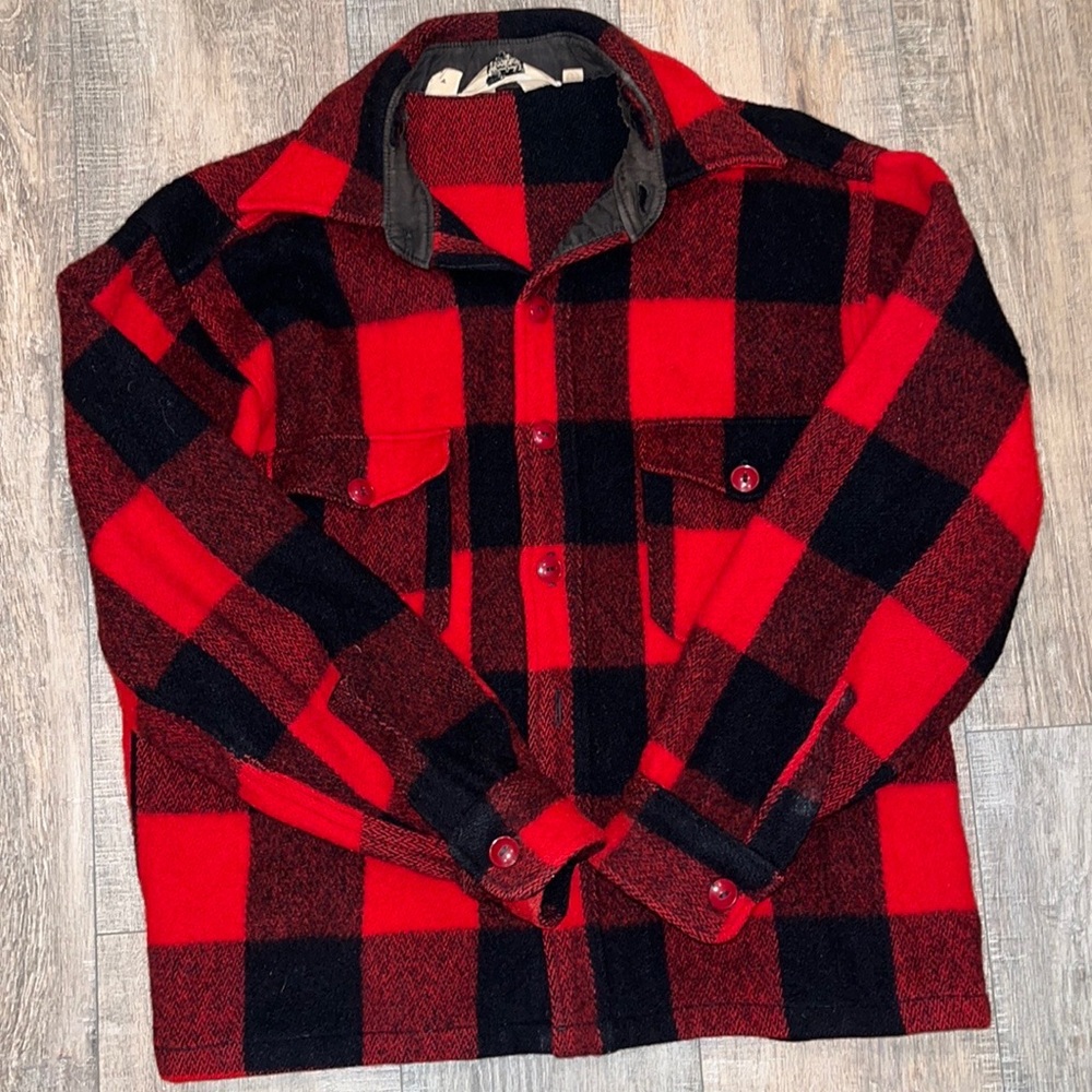 Vintage Woolrich Mens Wool Flannel Button Shirt Jacket Red Black Buffalo Plaid - Picture 1 of 6